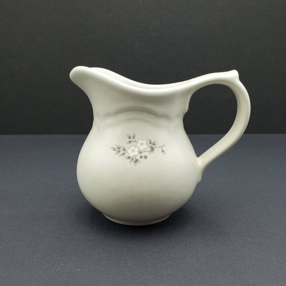 Pfaltzgraff Heirloom Creamer & Sugar Bowl with Lid Gray White Floral Creamer Set - Picture 8 of 12